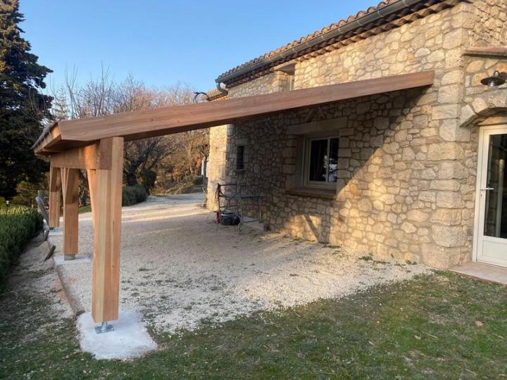 Création d’abris de voiture Montélimar